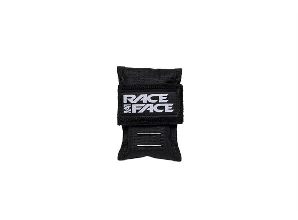 Race Face Stash Utility Strap Sort Til transport av slange og utstyr 