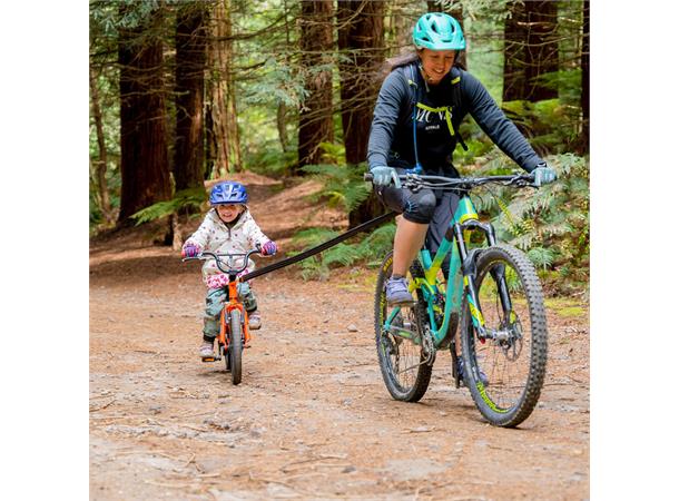 Kids Ride Shotgun Tow Rope Strikk Sort/oransje, for tauing av barn