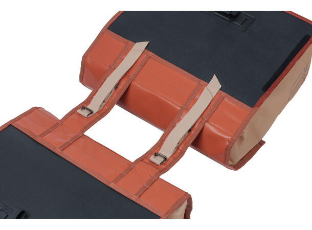 Basil Urban Load Sideveske Sett Terra Rød, 48-53l, Universal Bridge 
