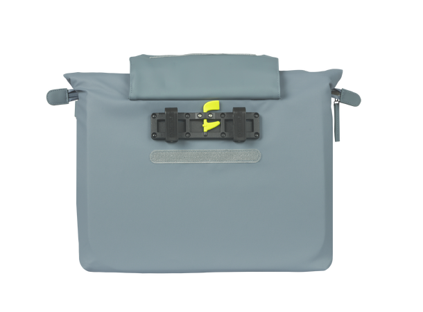 Basil Manhattan Sideveske Lys Blå, 12 ltr, Hook On System 