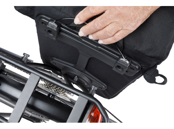 Basil Move MIK Studs Sideveske Sort, 15 ltr, ink MIK Studs System 