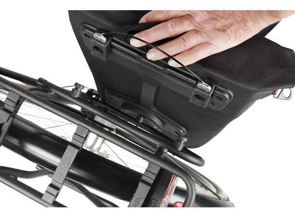 Basil City MIK Studs Sideveske Sort, 16Liter, ink MIK Studs plate 