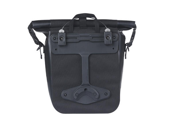 Basil Navigator MIK Studs Sideveske M Sort, 14 Liter, IPX3,ink MIK Studs plate 