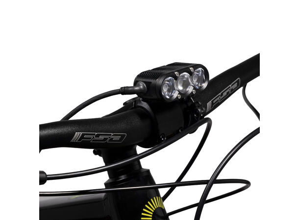 Gloworm XS Frontlykt 2800 L, remote, OLED 10000mAh, 470g 