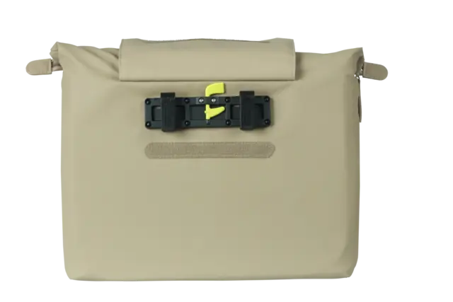 Basil Manhattan Sideveske Beige, 12 ltr, Hook On System 