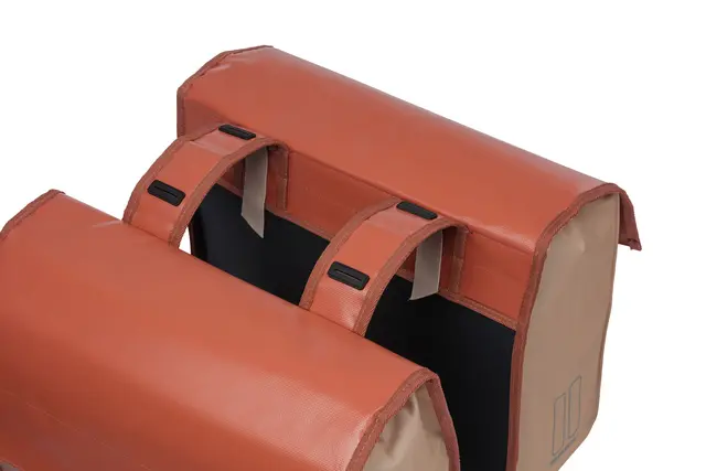 Basil Urban Load Sideveske Sett Terra Rød, 48-53l, Universal Bridge 