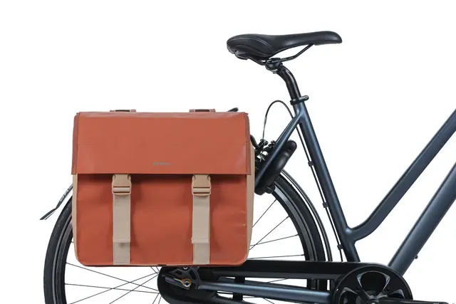 Basil Urban Load Sideveske Sett Terra Rød, 48-53l, Universal Bridge 