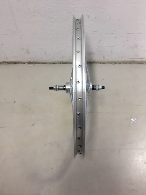 Bakhjul 20"/406mm alu Enkel bunn, krans, fast aksling, mutter 