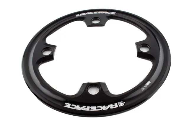 Race Face Light Bashguard Sort, 4 arm. BCD 104mm, 3-4mm tab, 50gr 