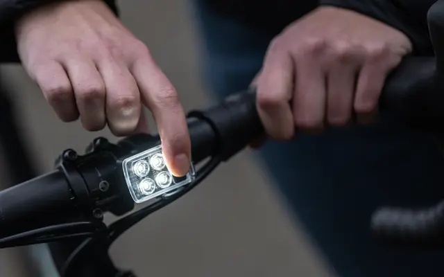 BBB Slide Combo BLS-237 Lyktesett 50+16 Lumens, Micro USB, Sort 