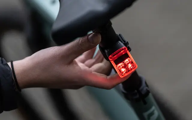 BBB Slide Combo BLS-237 Lyktesett 50+16 Lumens, Micro USB, Sort 