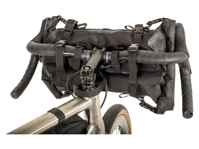 AGU Venture Bikepacking Styreveske Sort, 17L, 420gr, 65 x 15 x 15cm 