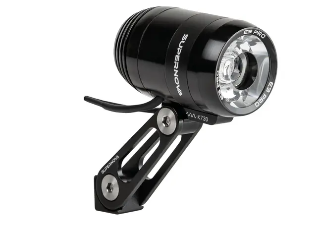 Supernova E3 Pro 2 Frontlykt 205L, Dynamo, Sort, 110g 