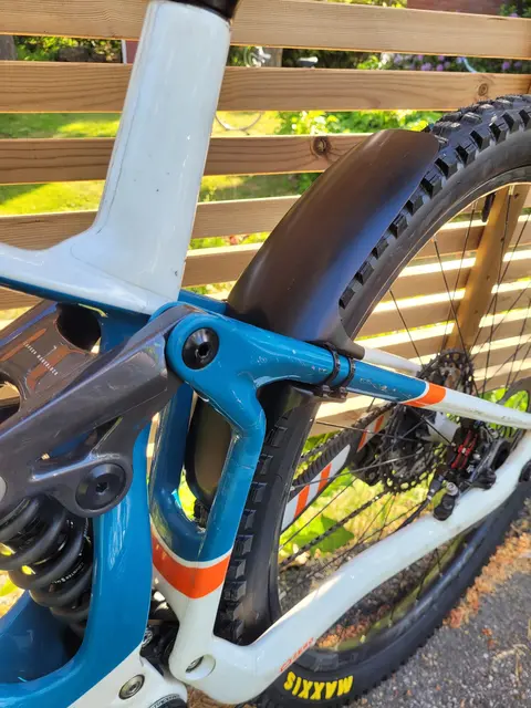 SicoMTB Mondraker One-Piece Bakskjerm Superfoxy Carbon 