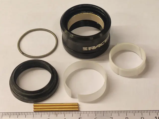 Race Face Aeffect R DP Bushing/Midcap/ Pin Kit 