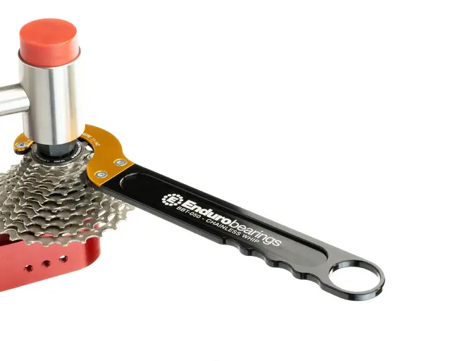 Enduro BBT-050 Chainless Whip Kjedepisk Sort/gul, 11-14T, 89gr 