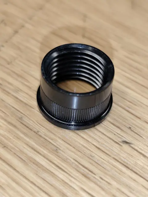SR Suntour Thread Insert for drop out of 15AH forks 