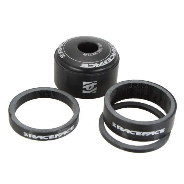 Race Face Carbon Spacersett Carbon, 2.5,10 og 15mm foringer + Topcap 