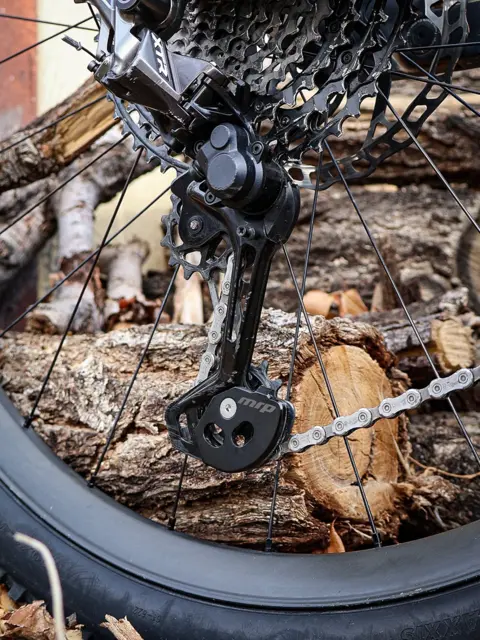 MRP Cage Guard Shimano XTR Delrin, sort, rustfri skrue, 8gr 